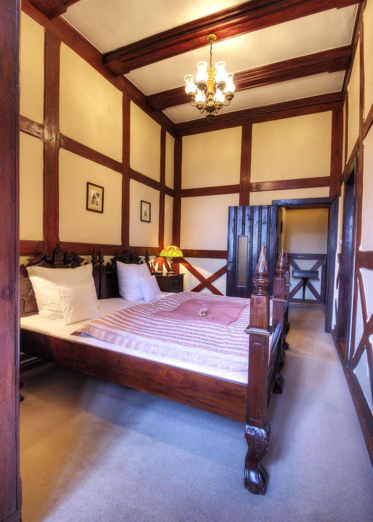 Hotel Noma Residence Zameczek Mysliwski Promnice Kobior 外观 照片
